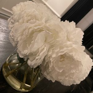 William Sonoma Faux Floral Arrangement perfect for centerpiece